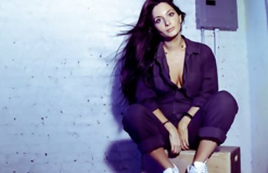 Sadece uzun konulu erotik film izle 18 yaşında olduğuna inanamıyorum