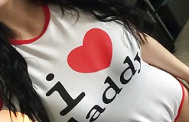 Beyaz bir elbise içinde Natasha oyuncak değilim eski konulu sex filmleri