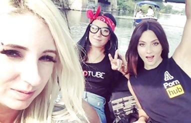 Sadece film konulu porn Rus kız bu baskıya dayanamaz
