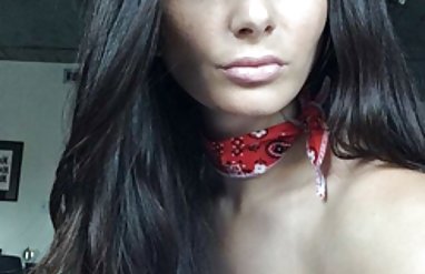 TV izlemek ve kokusu ile bira içmek konulu türk seks filmi