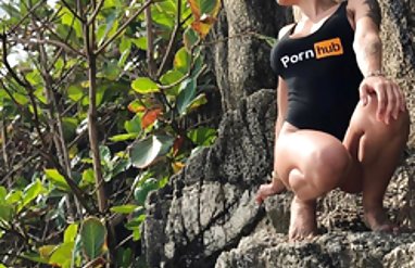 Büyükannesi ile yarışmasında 18 yaş konulu grup sex filmi torunu.