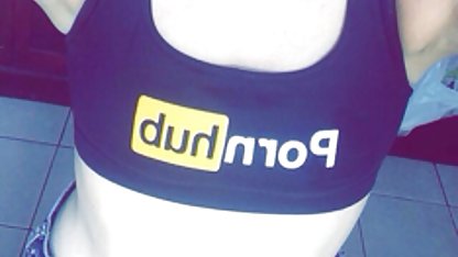 Arka planda, thongs, konulusex filmleri bir aptal gibi görünüyor, ince