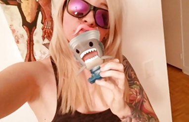 Oyuncakları seviyorum, seksi soyunma konulu xxx film