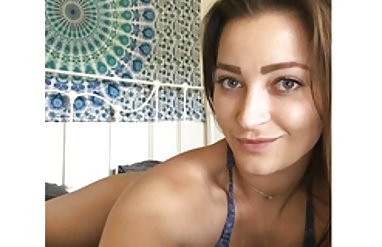 Sarkık göğüsler eski konulu sex filmleri ile sarışın kız