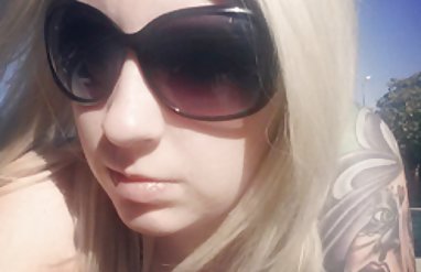 Hamile, Nastya çıplak, Skype üzerinde oynama konulu grup sex filmi